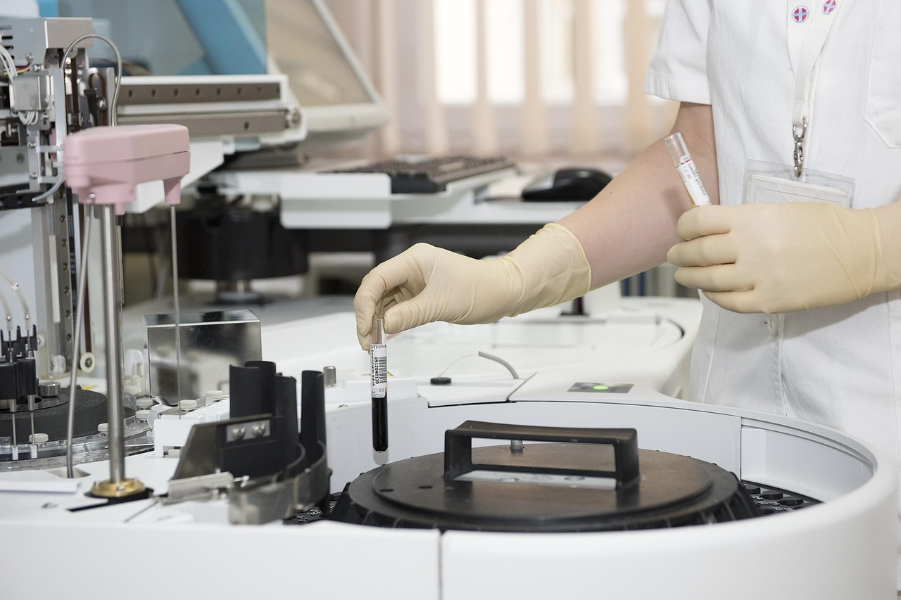 Laboratory, test tubes, healthcare worker — Washington DC Mommy Makeover: What to Expect and How to Prepare